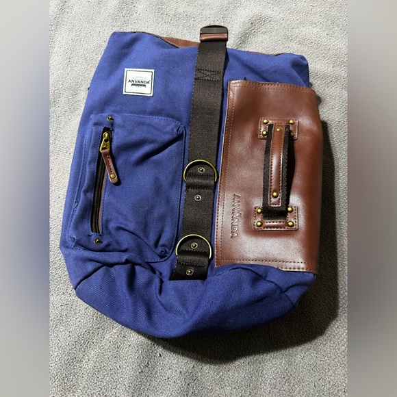 Anvanda blue and brown with extra straps